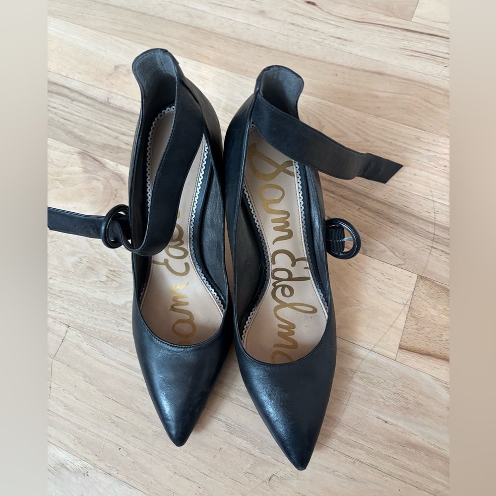 Sam Edelman Black Pointed Toe Heels